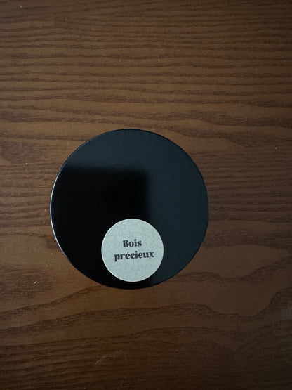 Bougie Bois précieux - Standard par Muisti